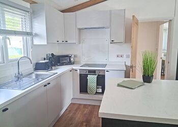 The Country Oak - Barlings Country Park, Langworth