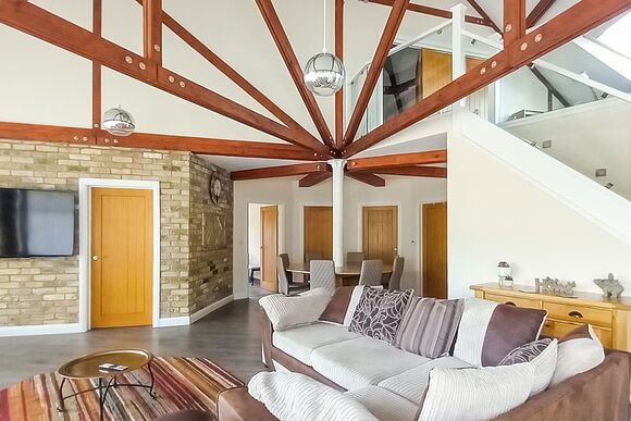 The Octagon - Barlings Country Park, Langworth