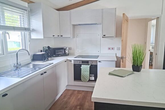 The Country Oak - Barlings Country Park, Langworth