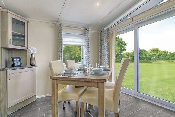 Typical Lakeside Absolute (Pet) 