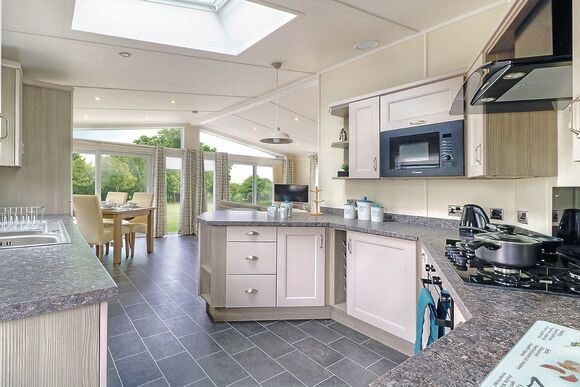 Typical Lakeside Absolute (Pet) 