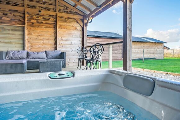 Willow Deluxe Pod - Bowbrook Lodges, Pershore