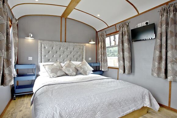 Brunel Boutique Railway Carriage 1 - Brunel Boutique Holiday Park, Dawlish Warren