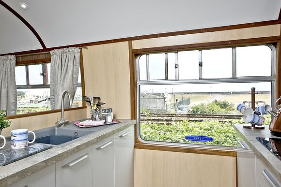 Brunel Boutique Railway Carriage 4 - Brunel Boutique Holiday Park, Dawlish Warren