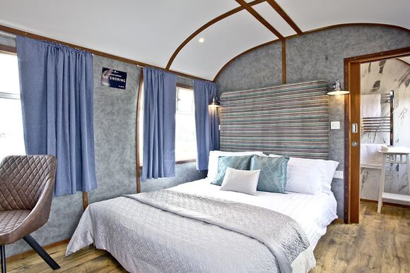 Brunel Boutique Railway Carriage 4 - Brunel Boutique Holiday Park, Dawlish Warren