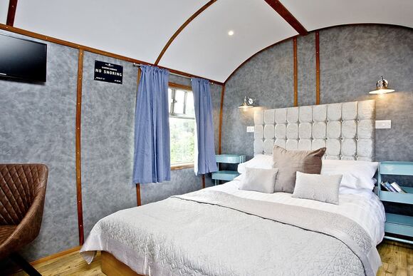 Brunel Boutique Railway Carriage 5 - Brunel Boutique Holiday Park, Dawlish Warren