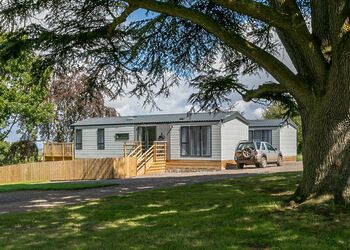 Lake Wood Lodge - Blaithwaite Country House Estate, Wigton