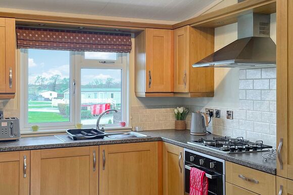 Oak Lodge Pet Friendly - Burton Constable Holiday Park, Sproatley