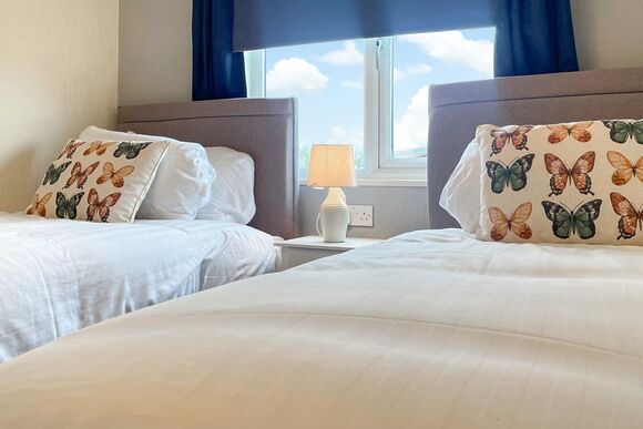 Oak Lodge Pet Friendly - Burton Constable Holiday Park, Sproatley