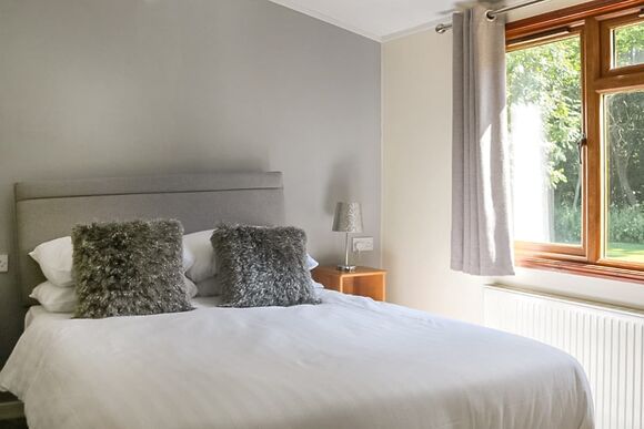 Willow Lodge Dog Friendly - Burton Constable Holiday Park, Sproatley