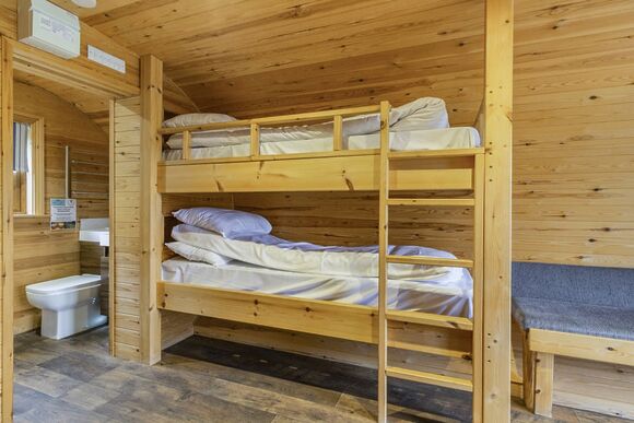 Constable Super Deluxe Pod - Burton Constable Holiday Park, Sproatley