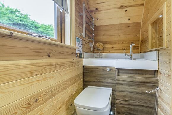 Constable Super Deluxe Pod - Burton Constable Holiday Park, Sproatley