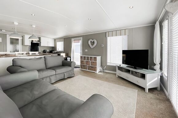 Holly Holiday Home Dog Friendly - Burton Constable Holiday Park, Sproatley