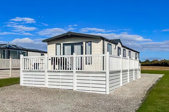 Holly Holiday Home Dog Friendly - Burton Constable Holiday Park, Sproatley