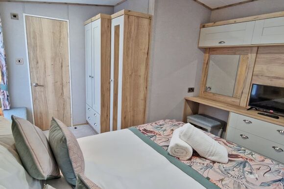 Lakeside Lodge (Twin) - Brickyards Lakes Country Park, Malton