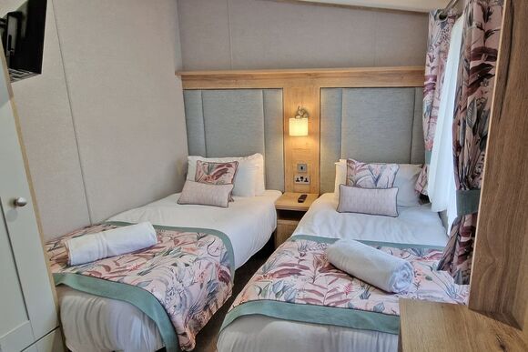 Lakeside Lodge (Twin) - Brickyards Lakes Country Park, Malton