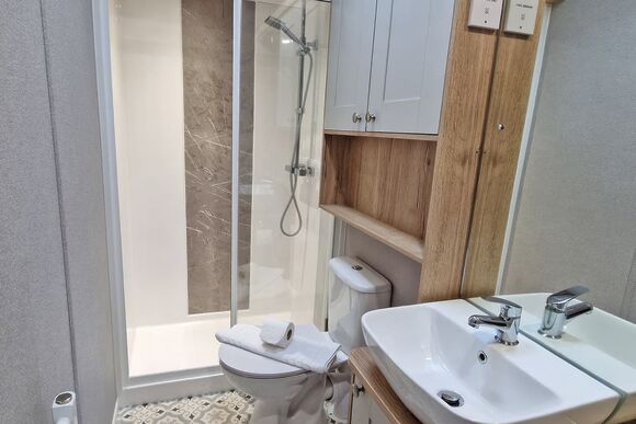 Lakeside Lodge (Bunk) - Brickyards Lakes Country Park, Malton