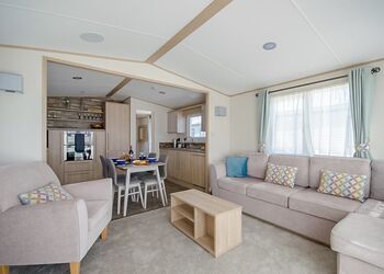 Platinum 3 Pet Friendly Caravan with Hot Tub - Brynteg Country and Leisure Retreat, Llanrug