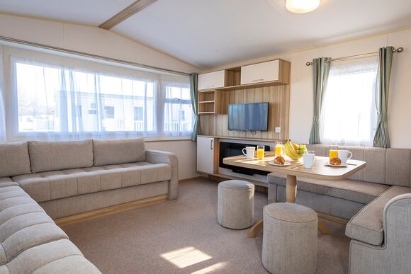 Gold  2 Pet Friendly Caravan with Decking - Brynteg Country and Leisure Retreat, Llanrug