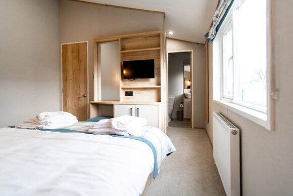 Platinum 3 Lodge with decking - Brynteg Country and Leisure Retreat, Llanrug