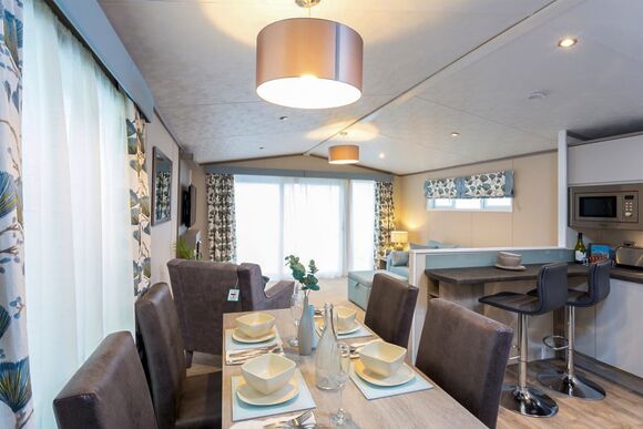 Platinum 3 Caravan with Decking - Brynteg Country and Leisure Retreat, Llanrug