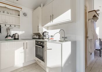 Cairnwood Premier - Beach Cove Coastal Retreat, Hele Bay, Ilfracombe