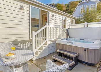 Wrinklewood Premier - Beach Cove Coastal Retreat, Hele Bay, Ilfracombe