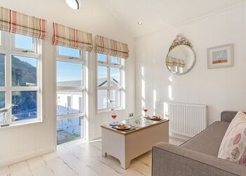Larkstone Elegance Premier - Beach Cove Coastal Retreat, Hele Bay, Ilfracombe