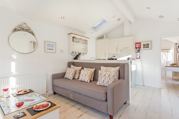 Larkstone Elegance - Beach Cove Coastal Retreat, Hele Bay, Ilfracombe