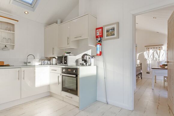 Larkstone Elegance - Beach Cove Coastal Retreat, Hele Bay, Ilfracombe