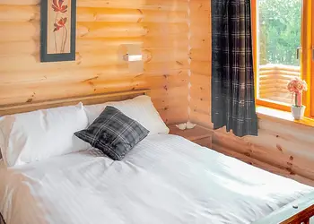 Bracken Log Lodge - Beech Hedge, Cargill