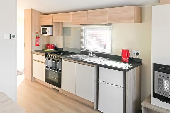 Angus Caravan - Beech Hedge, Cargill