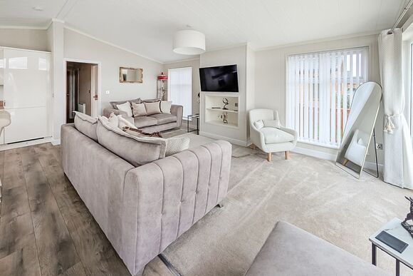 Lake View Lodge - Beech Tree Park Cottages, Hatfield Woodhouse, Nr. Doncaster