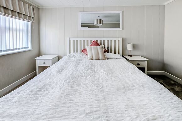 Lake View Lodge - Beech Tree Park Cottages, Hatfield Woodhouse, Nr. Doncaster