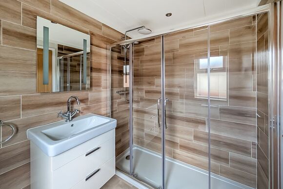 Lake View Lodge - Beech Tree Park Cottages, Hatfield Woodhouse, Nr. Doncaster