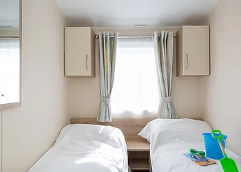 Select 6 Caravan Pet 