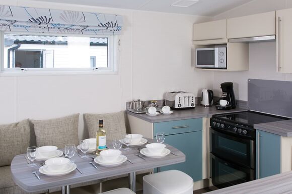 Torbay 8, Torquay 6 Caravan - Beverley Park, Paignton