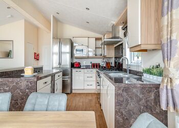 Platinum Lodge 3 (Pet) - Bucklegrove Holiday Park, Cheddar,