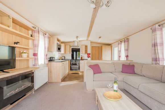 Signature Three Bedroom - Bucklegrove Holiday Park, Cheddar,
