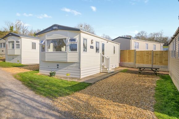 Classic Two Bedroom (Pet friendly) - Bucklegrove Holiday Park, Cheddar,