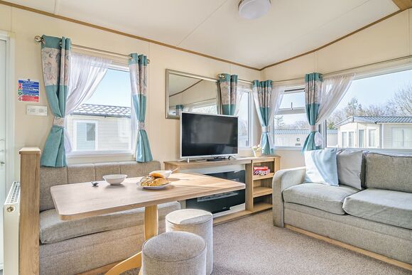 Classic Two Bedroom (Pet friendly) - Bucklegrove Holiday Park, Cheddar,