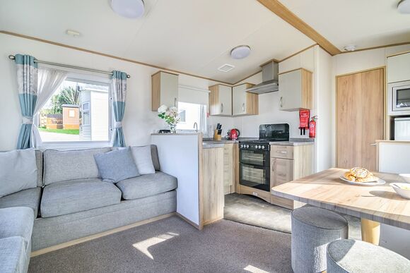 Classic Two Bedroom (Pet friendly) - Bucklegrove Holiday Park, Cheddar,