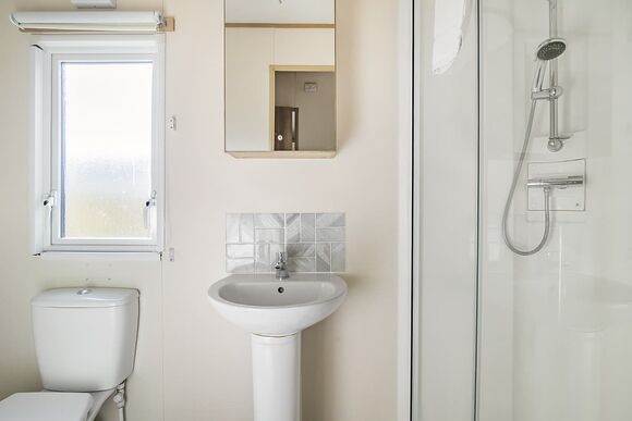 Classic Two Bedroom (Pet friendly) - Bucklegrove Holiday Park, Cheddar,