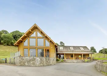 Black Hall Lodges, Knighton