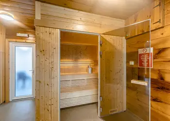 Black Hall Lodges, Knighton