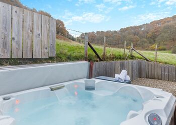 Couples Lodge VIP - Black Hall Lodges, Knighton