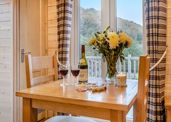 Couples Lodge VIP - Black Hall Lodges, Knighton