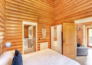 Huron Lodge - Black Hall Lodges, Knighton