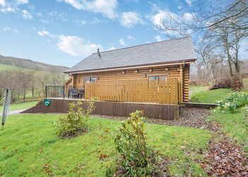 Winnipeg Lodge - Black Hall Lodges, Knighton