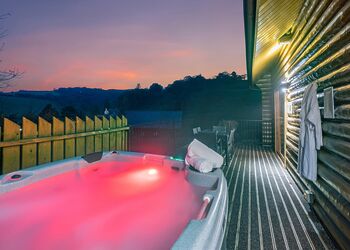 Winnipeg Lodge - Black Hall Lodges, Knighton